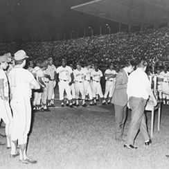 AGUILAS DEBUTO EN CASA EL 15 DE OCTUBRE DE 1969 CONTRA CARDENALES